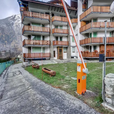 アパート Maison クールマイユール